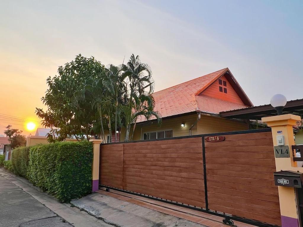 Mantra Pattaya Pool Villa With Jacuzzi In Pattaya-Pet-Friendly Praia de Jomtien Exterior foto