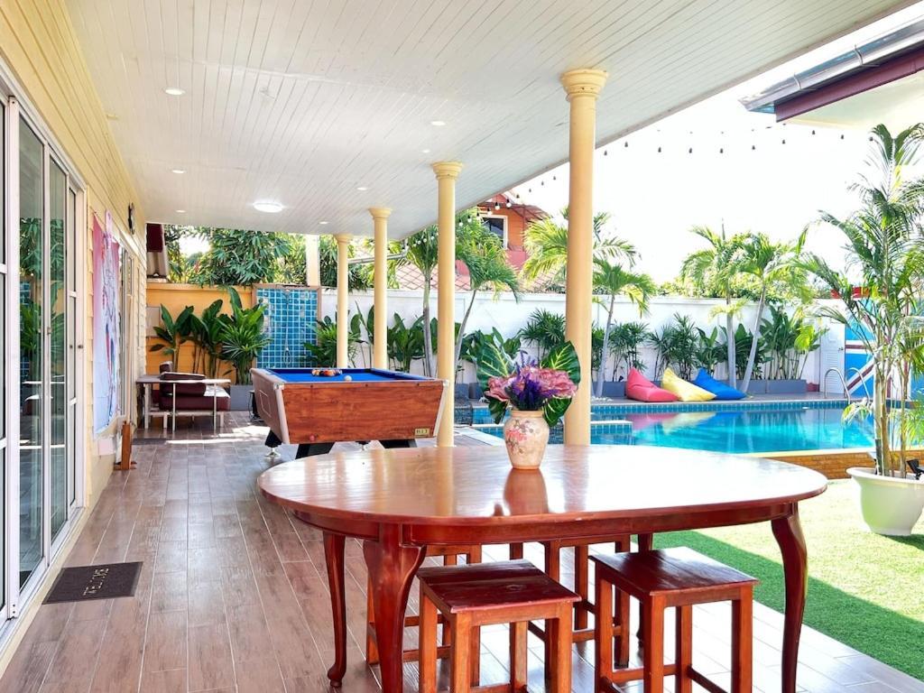 Mantra Pattaya Pool Villa With Jacuzzi In Pattaya-Pet-Friendly Praia de Jomtien Exterior foto